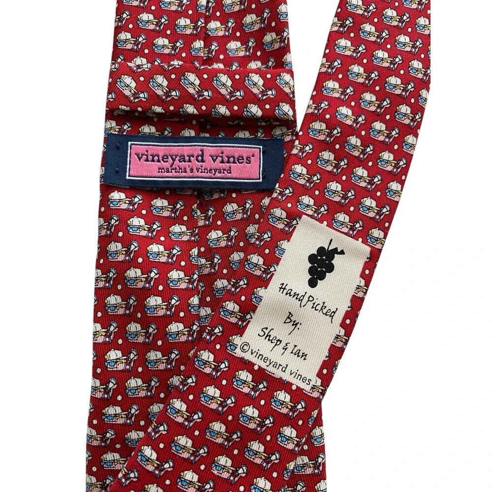 Vineyard Vines Tie Boy's Necktie Silk Red Whales 51 x 2-3/4 USA